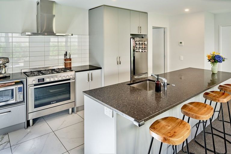 Photo of property in 32 Mooring Close, Whitby, Porirua, 5024