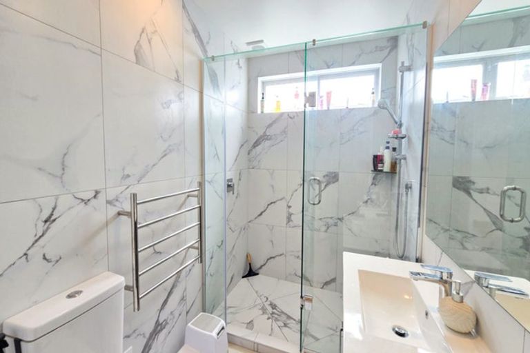 Photo of property in 3/492 East Coast Road, Windsor Park, Auckland, 0630