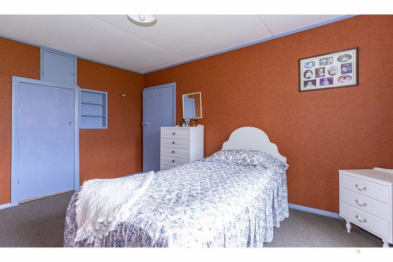 Photo of property in 28 Augustine Street, Waimate, 7924