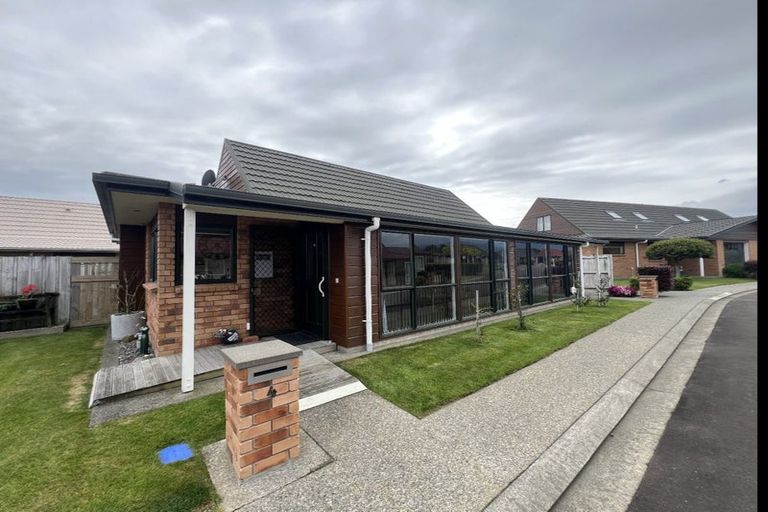 Photo of property in Rangeview Villas, 4/9 Fuller Close, Levin, 5510