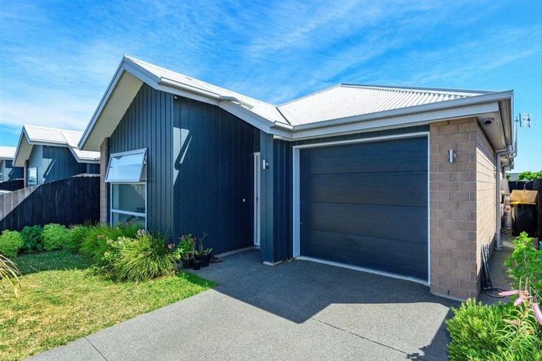 Photo of property in 40 Horoeka Street, Russley, Christchurch, 8042