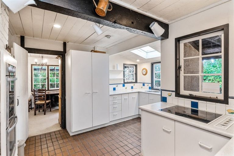 Photo of property in 1 Kohutuhutu Road, Raumati Beach, Paraparaumu, 5032