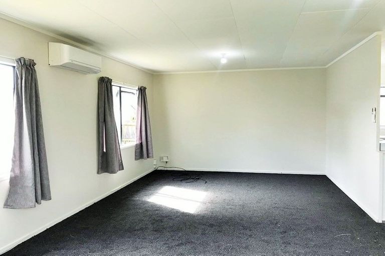 Photo of property in 1/5 Solveig Place, Randwick Park, Auckland, 2105