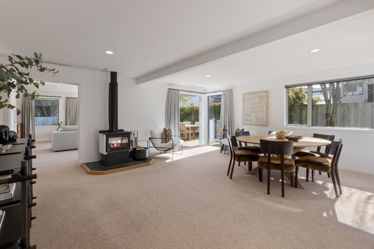 Photo of property in 5 Cedar Drive, Kelvin Heights, Queenstown, 9300