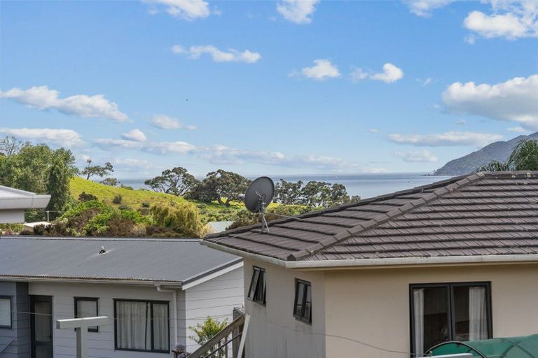 Photo of property in 10 Frangipani Street, Cable Bay, 0420