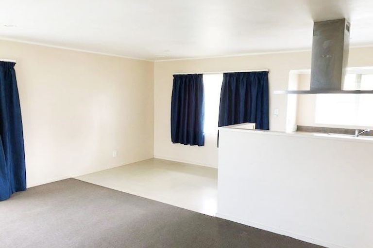 Photo of property in 174 Bruce Mclaren Road, Henderson, Auckland, 0612