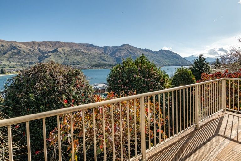 Photo of property in 32 Lismore Street, Wanaka, 9305