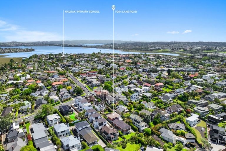 Photo of property in 1/264 Lake Road, Hauraki, Auckland, 0622