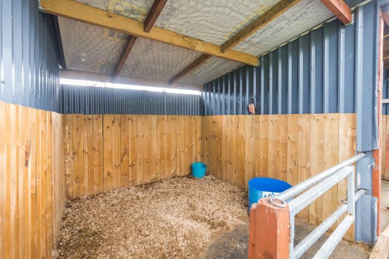 Photo of property in 12 Lagoon Road, Rangiwahia, Kimbolton, 4774