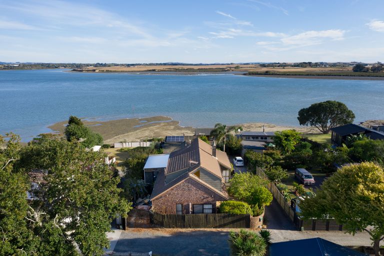 Photo of property in 13a Lawson Way, Weymouth, Auckland, 2103