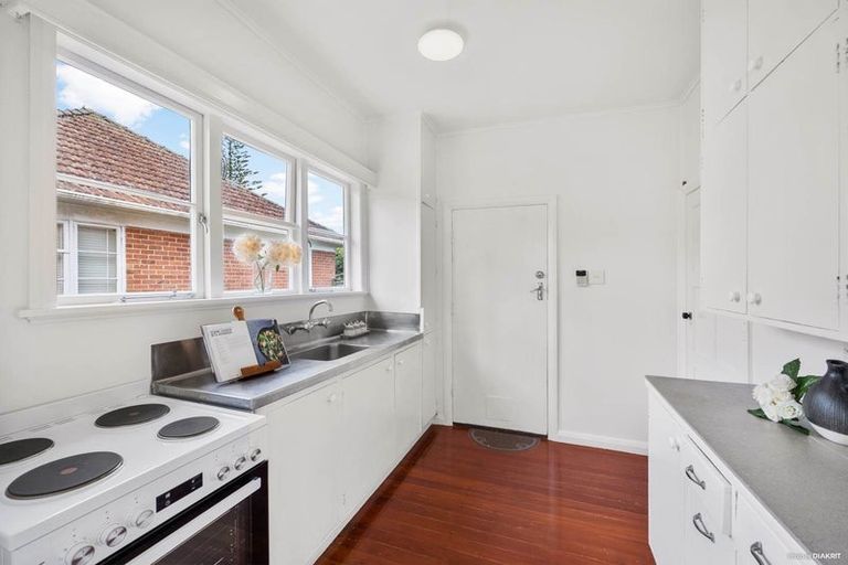 Photo of property in 24 Riversdale Road, Avondale, Auckland, 1026