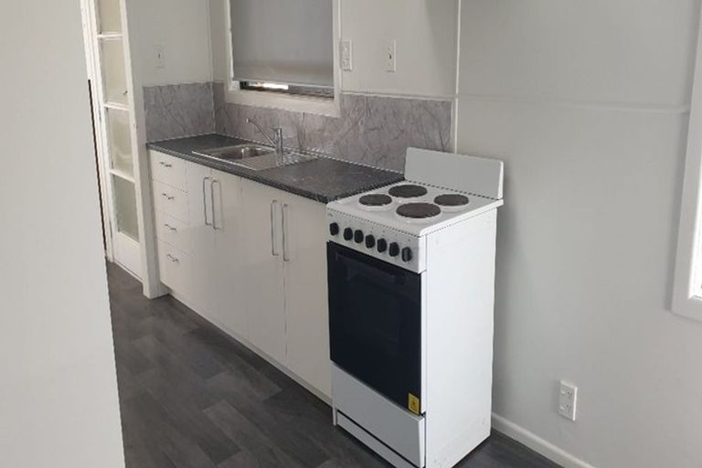 Photo of property in 33 Strid Road, Te Atatu South, Auckland, 0610