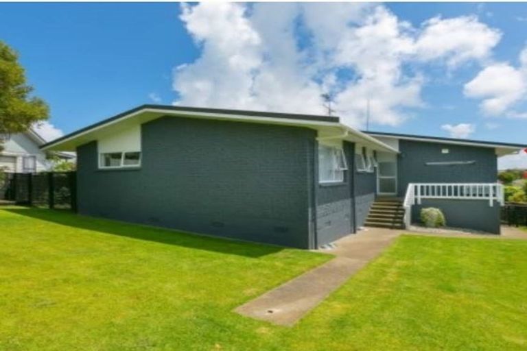Photo of property in 3 Kipling Drive, Whalers Gate, New Plymouth, 4310