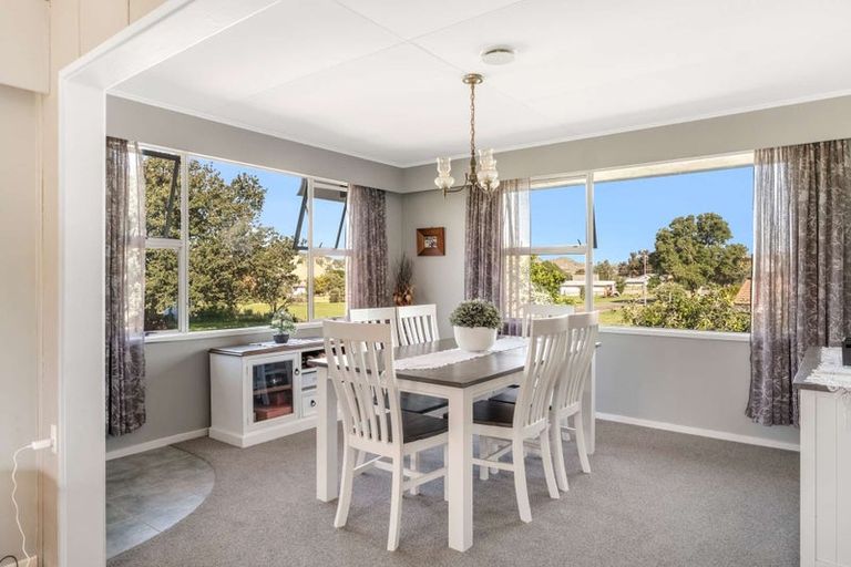 Photo of property in 12 Banks Street, Tolaga Bay, 4077