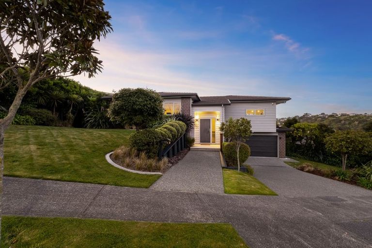 Photo of property in 17 Dusky Crescent, Aotea, Porirua, 5024
