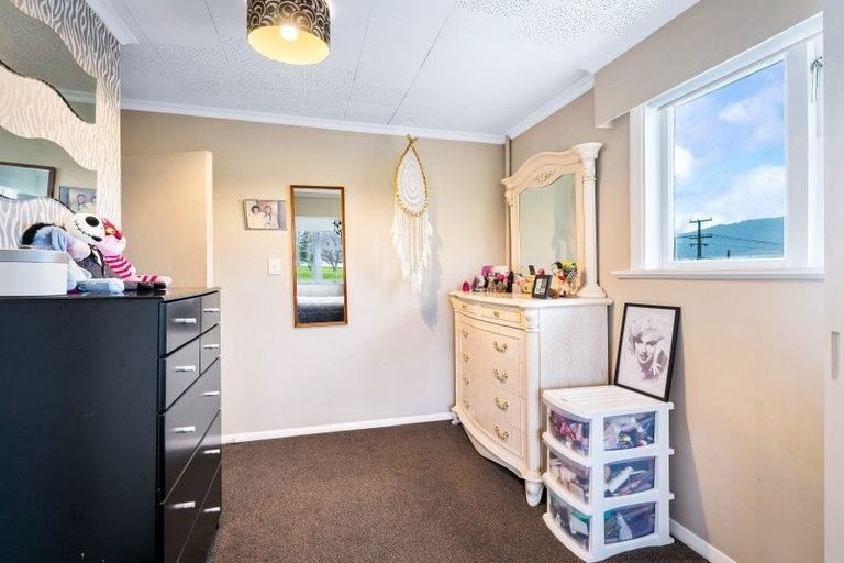 Photo of property in 10 Whitley Avenue, Ebdentown, Upper Hutt, 5018