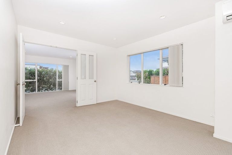 Photo of property in 22 Terrasini Drive, Flat Bush, Auckland, 2019