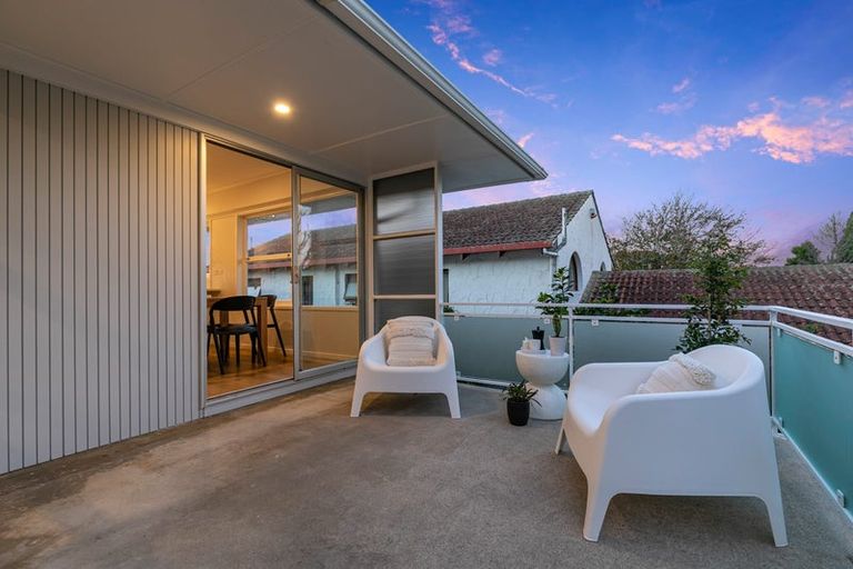 Photo of property in 4 Kerrymaria Place, Hillcrest, Auckland, 0627