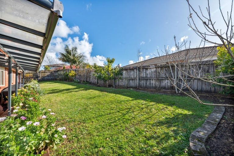 Photo of property in 13 Westglen Place, Ranui, Auckland, 0612