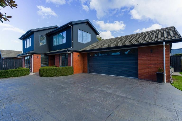 Photo of property in 26a Crofton Road, Harewood, Christchurch, 8051