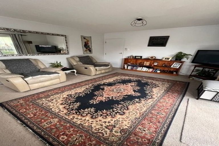 Photo of property in 1/38a Palmer Crescent, Silverstream, Upper Hutt, 5019