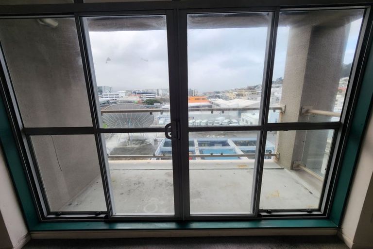 Photo of property in Grandstand Apartments, 9/80 Kent Terrace, Mount Victoria, Wellington, 6011