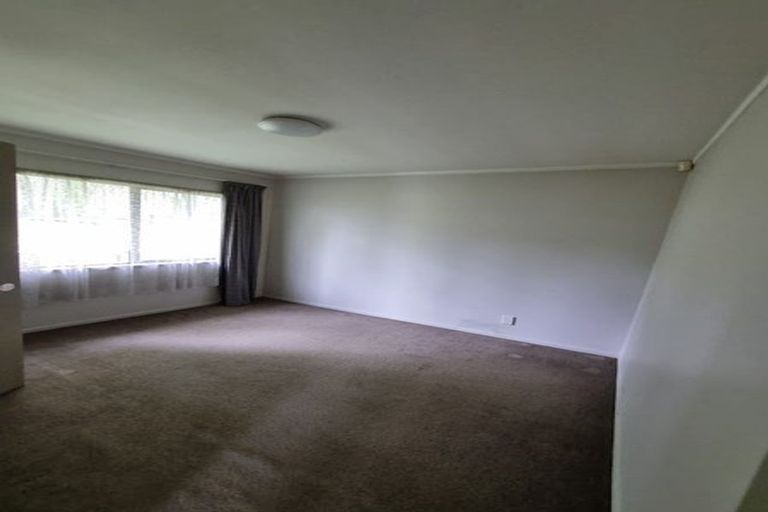 Photo of property in 1/135 Edmonton Road, Te Atatu South, Auckland, 0610