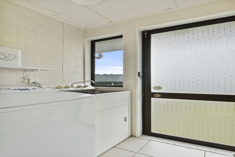 Photo of property in 10 Lomas Place, Manurewa, Auckland, 2102