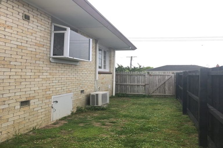 Photo of property in 17 Viola Avenue, Mangere East, Auckland, 2024
