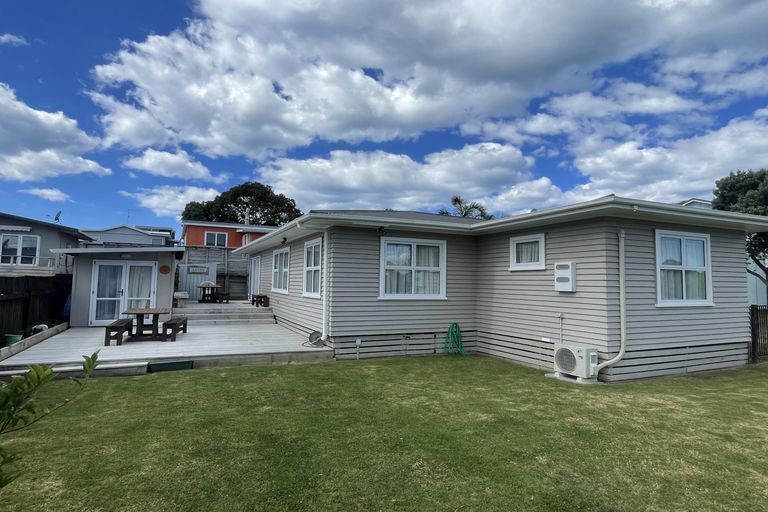 Photo of property in 15a Hillview Road, Waihi Beach, 3611