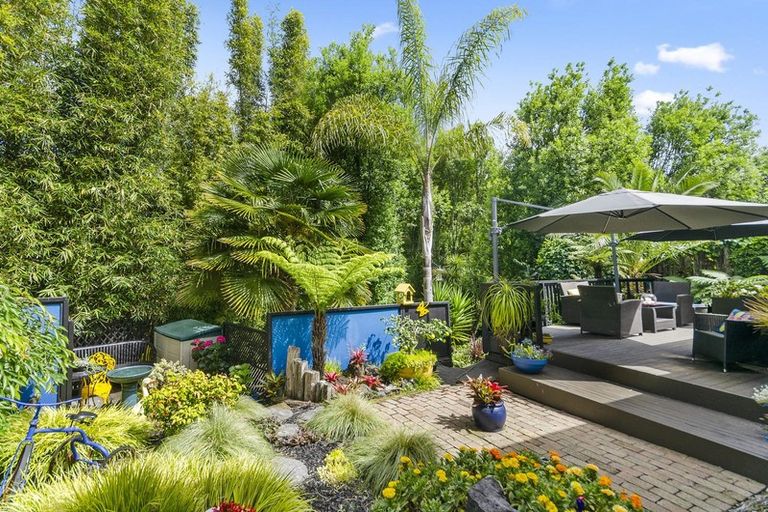 Photo of property in 60 View Ridge Drive, Ranui, Auckland, 0612