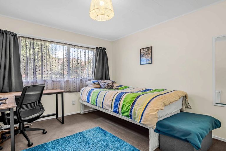 Photo of property in 3 Buisson Glade, West Harbour, Auckland, 0618