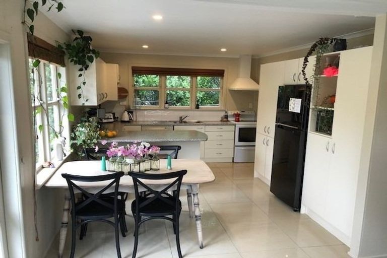 Photo of property in 1/27 Richards Avenue, Forrest Hill, Auckland, 0620