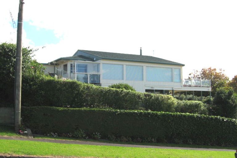 Photo of property in 119 Beach Road, Te Atatu Peninsula, Auckland, 0610