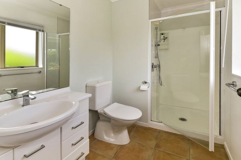 Photo of property in 23 Sandwick Drive, Weymouth, Auckland, 2103