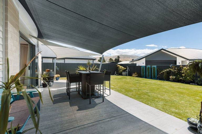 Photo of property in 17 Quigley Crescent, Cromwell, 9310