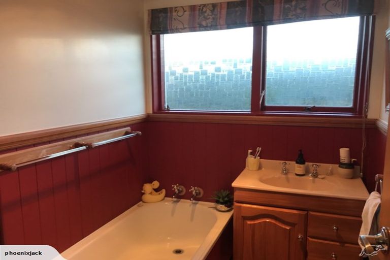 Photo of property in 65 Warren Crescent, Hillmorton, Christchurch, 8025