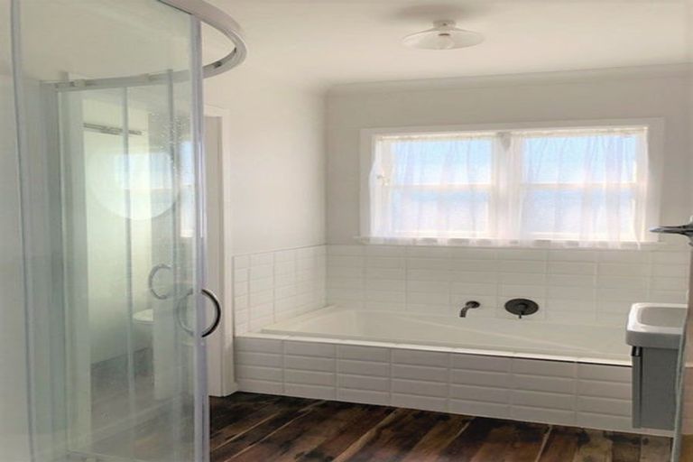 Photo of property in 8 Windsor Place, Levin, 5510