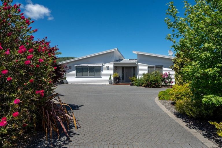 Photo of property in 17 Pukeko Way, Kinloch, Taupo, 3377