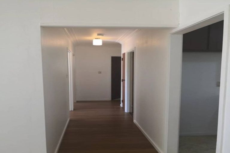 Photo of property in 1/454 East Coast Road, Windsor Park, Auckland, 0630