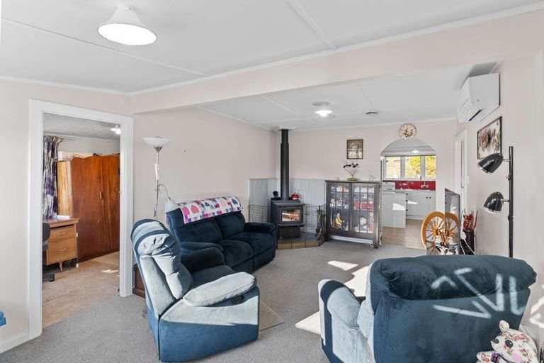 Photo of property in 23 Oxford Street, Waikari, 7420