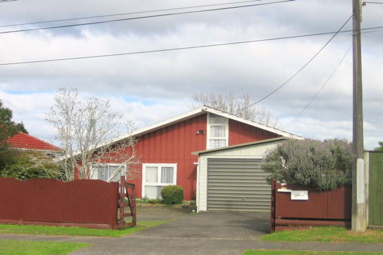 Photo of property in 198 Waimumu Road, Massey, Auckland, 0614