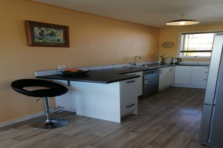 Photo of property in 1 Grove Burn Road, Tuatapere, 9620