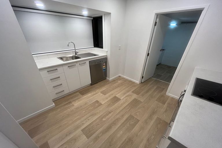 Photo of property in 2/19 Gulf Crest, Bucklands Beach, Auckland, 2012