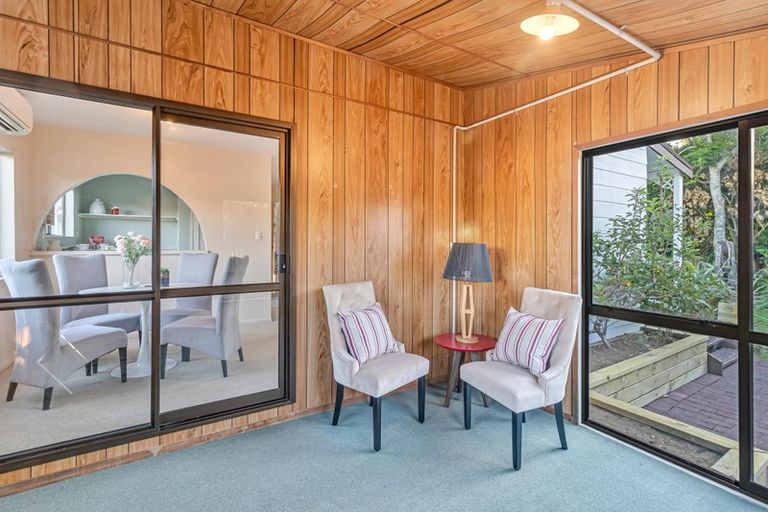 Photo of property in 2/5 Gloaming Place, Conifer Grove, Takanini, 2112