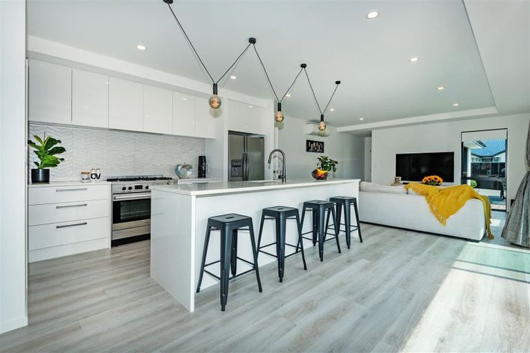 Photo of property in 13 Forge Close, Halswell, Christchurch, 8025