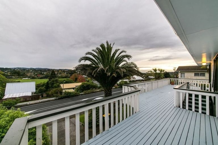 Photo of property in 84 Captain Scott Road, Glen Eden, Auckland, 0602