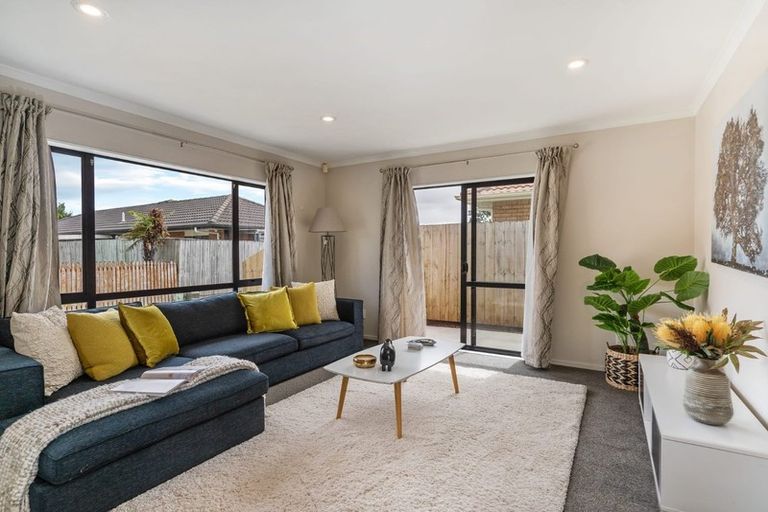 Photo of property in 94a Palmers Road, Clendon Park, Auckland, 2103