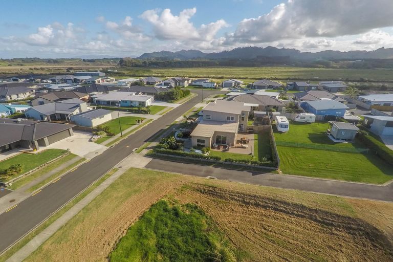 Photo of property in 30 Surfers Avenue, Waihi Beach, 3611