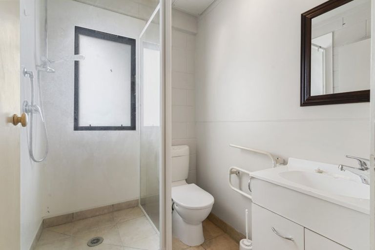 Photo of property in 12 Tanglewood Place, Cockle Bay, Auckland, 2014